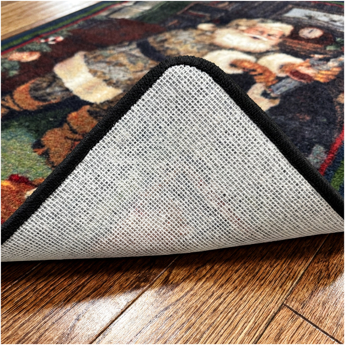 Realtree Camo Santa Christmas Area Rug – 2'8" x 3'10"