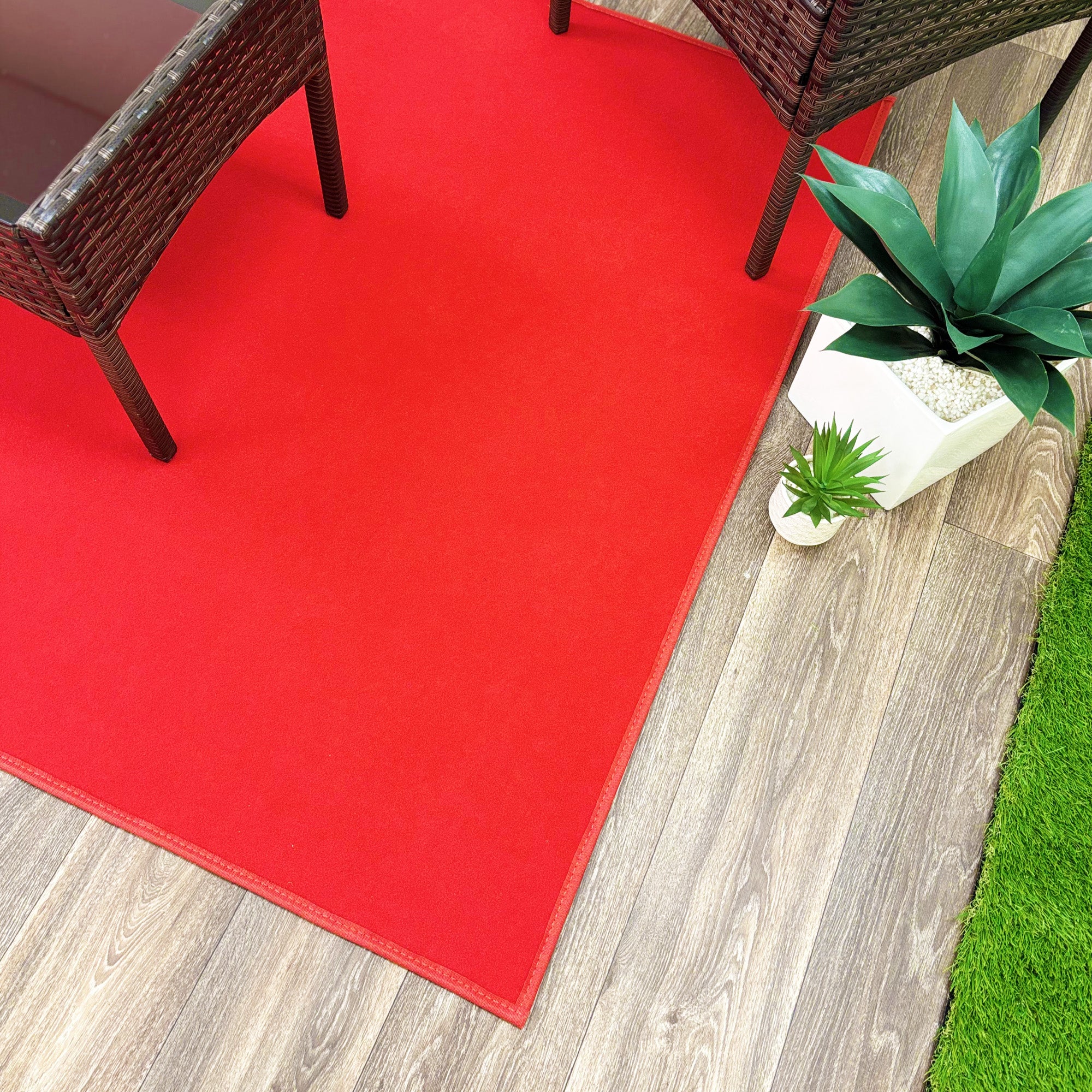 Economical Indoor/Outdoor Carpet Rug (10 Colors)