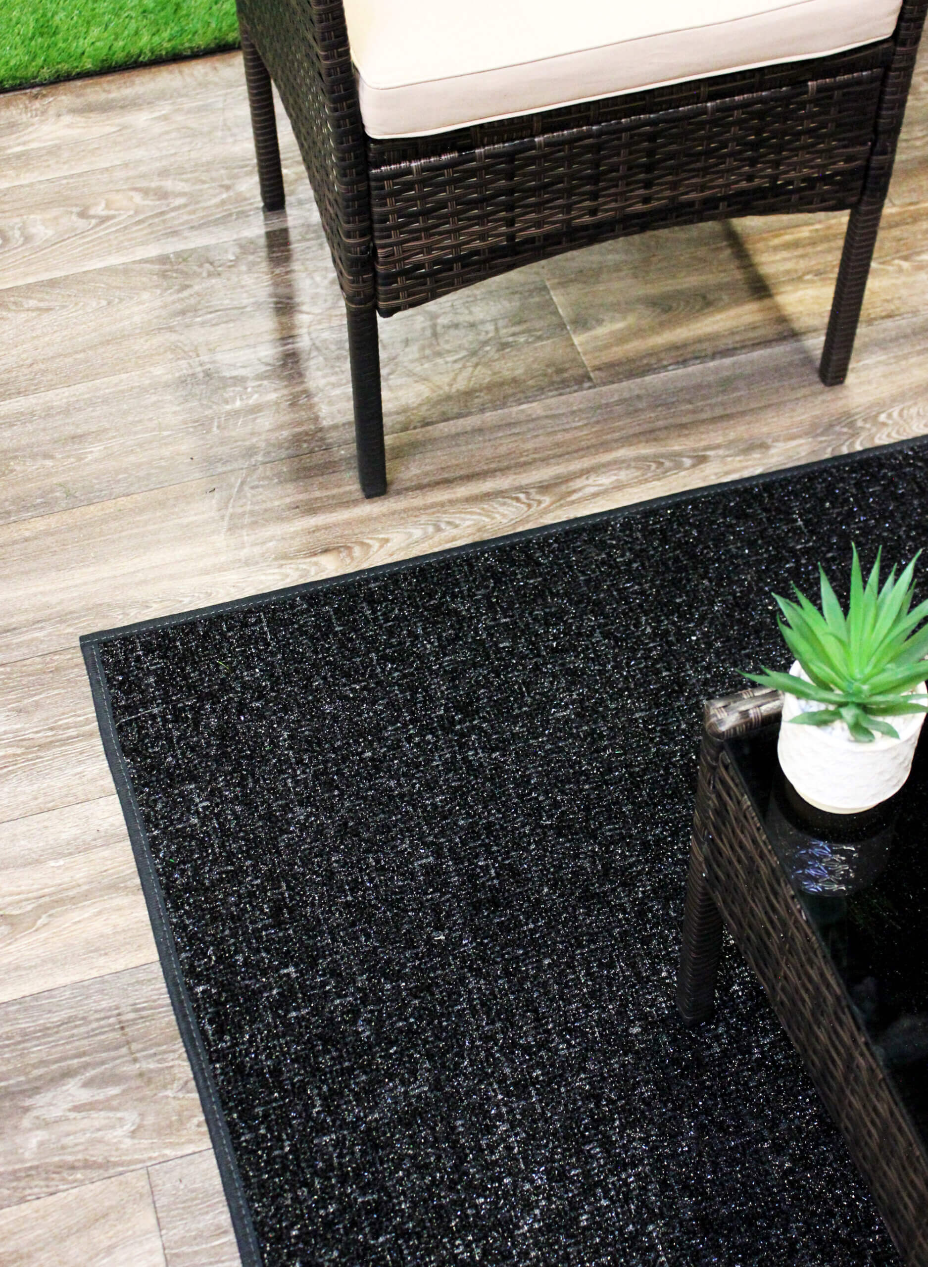 Lightweight Indoor & Outdoor Artificial Grass – 6 Color Options